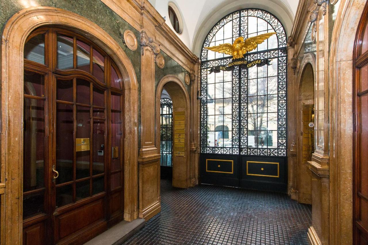 Golden Eagle Appartement *